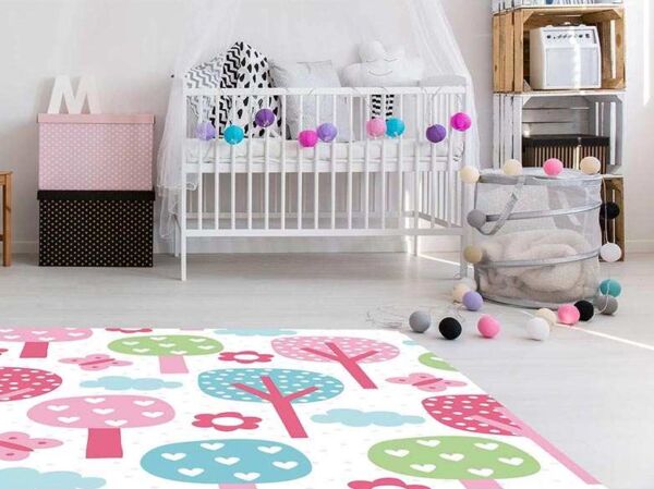 Alfombra PVC Infantil Arboles Corazones