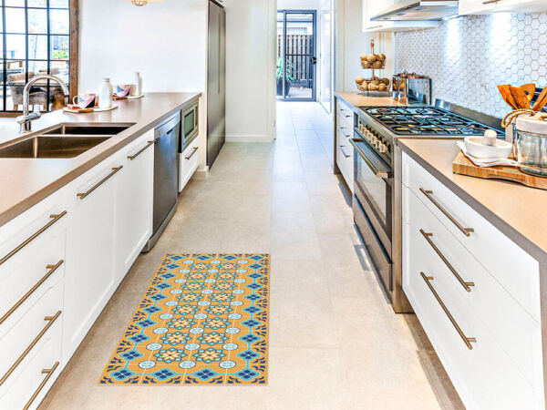 Alfombra vinílica cocina azulejos naranjas y azules