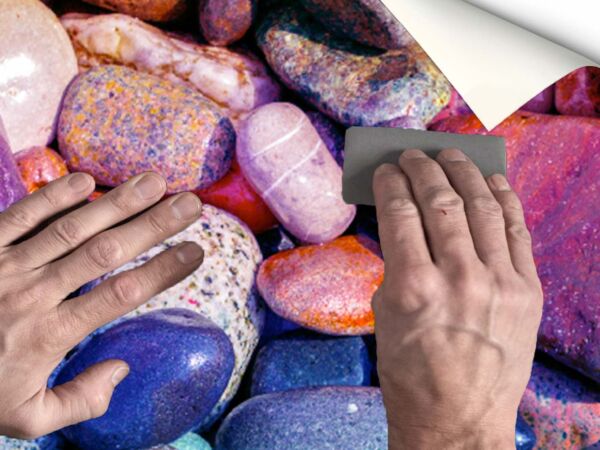 fotomural-piedras-arcoiris-manos