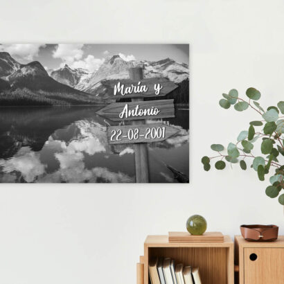 Cuadro Paisaje Montañas Blanco y Negro con Nombres Personalizados